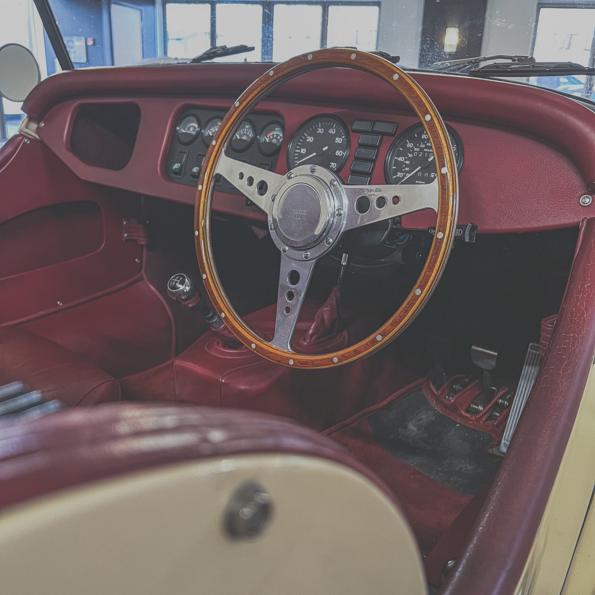 Morgan 4/4 1.8 Twin Cam 16v Ford Z-tec - Morgan Classic Sport Ivory