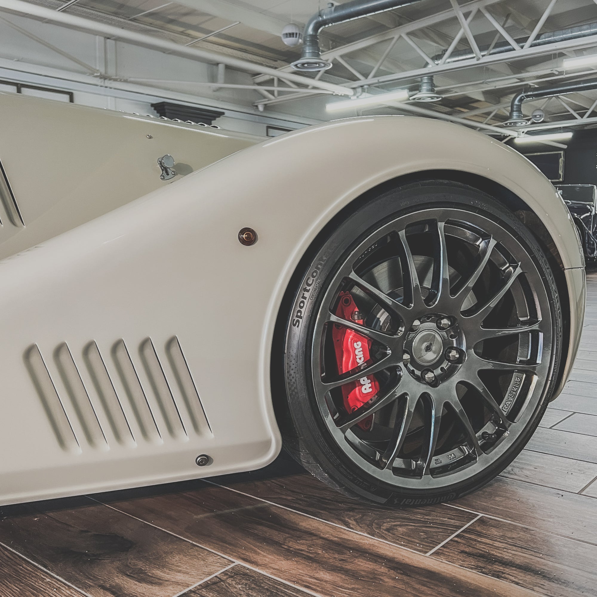 Morgan Aero Coupe 4.8 V8 No. 31 of Only 38 Ever Made  - Porsche Heron White