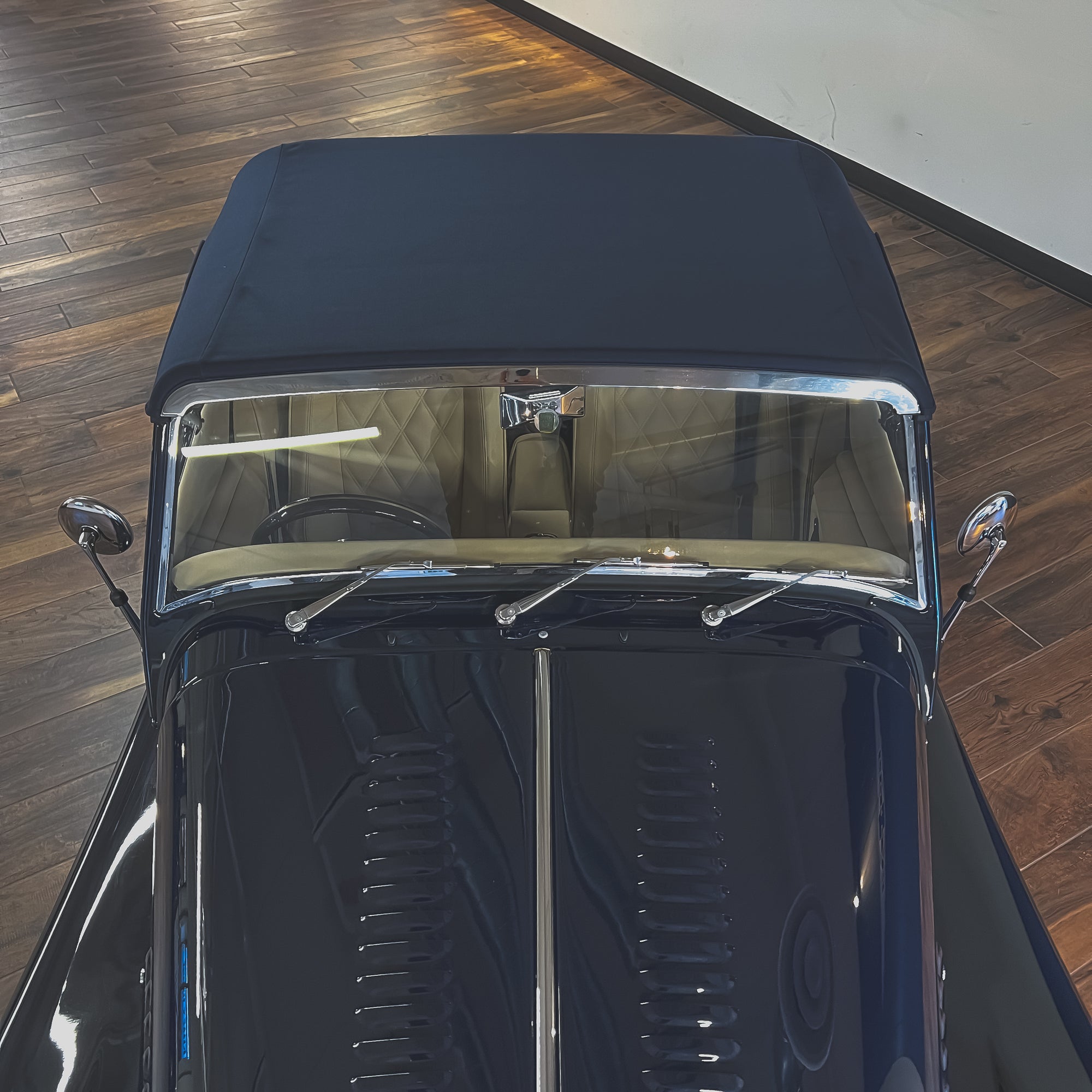 Morgan Plus Four Automatic - Classic Ferrari Midnight Blue