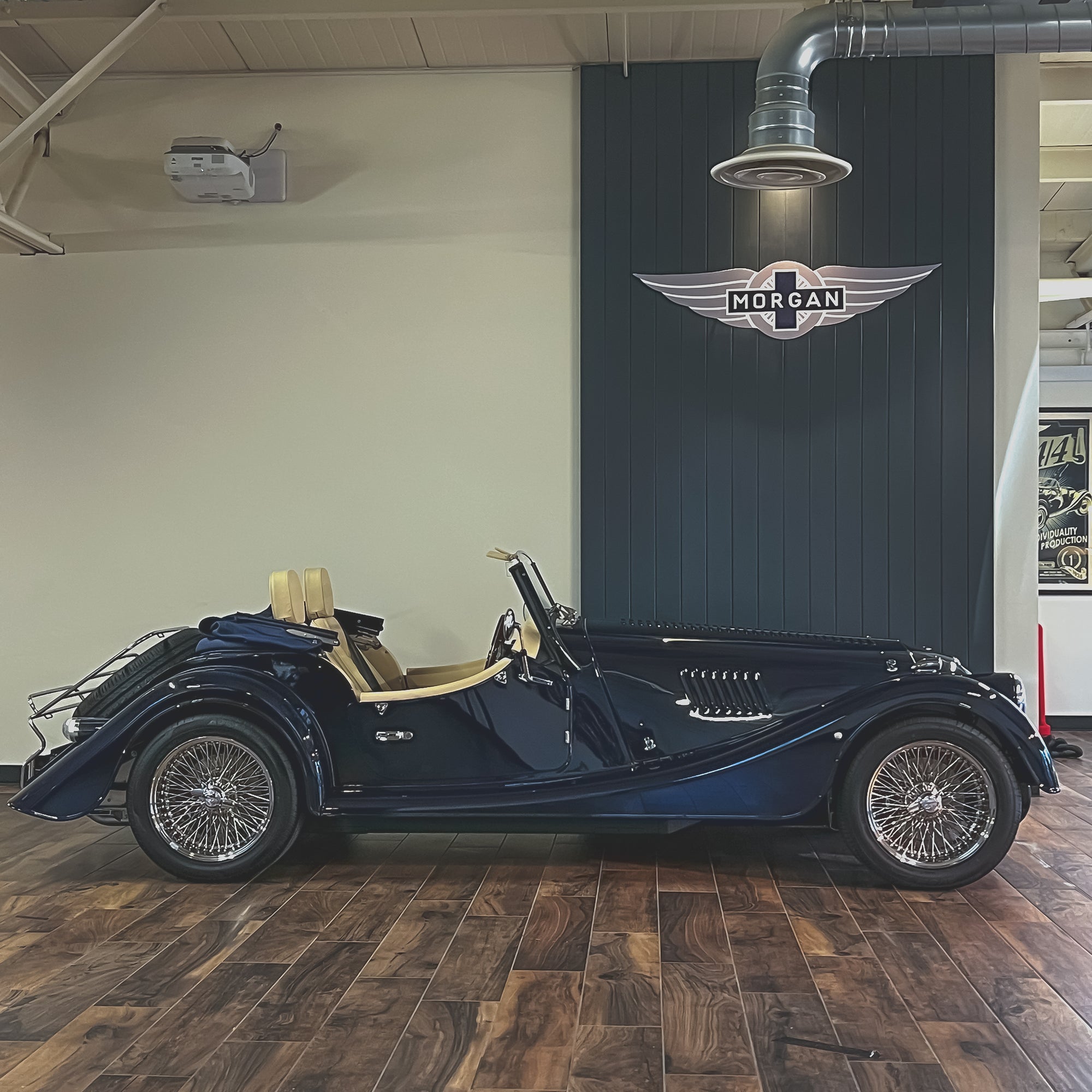 Morgan Plus Four Automatic - Classic Ferrari Midnight Blue