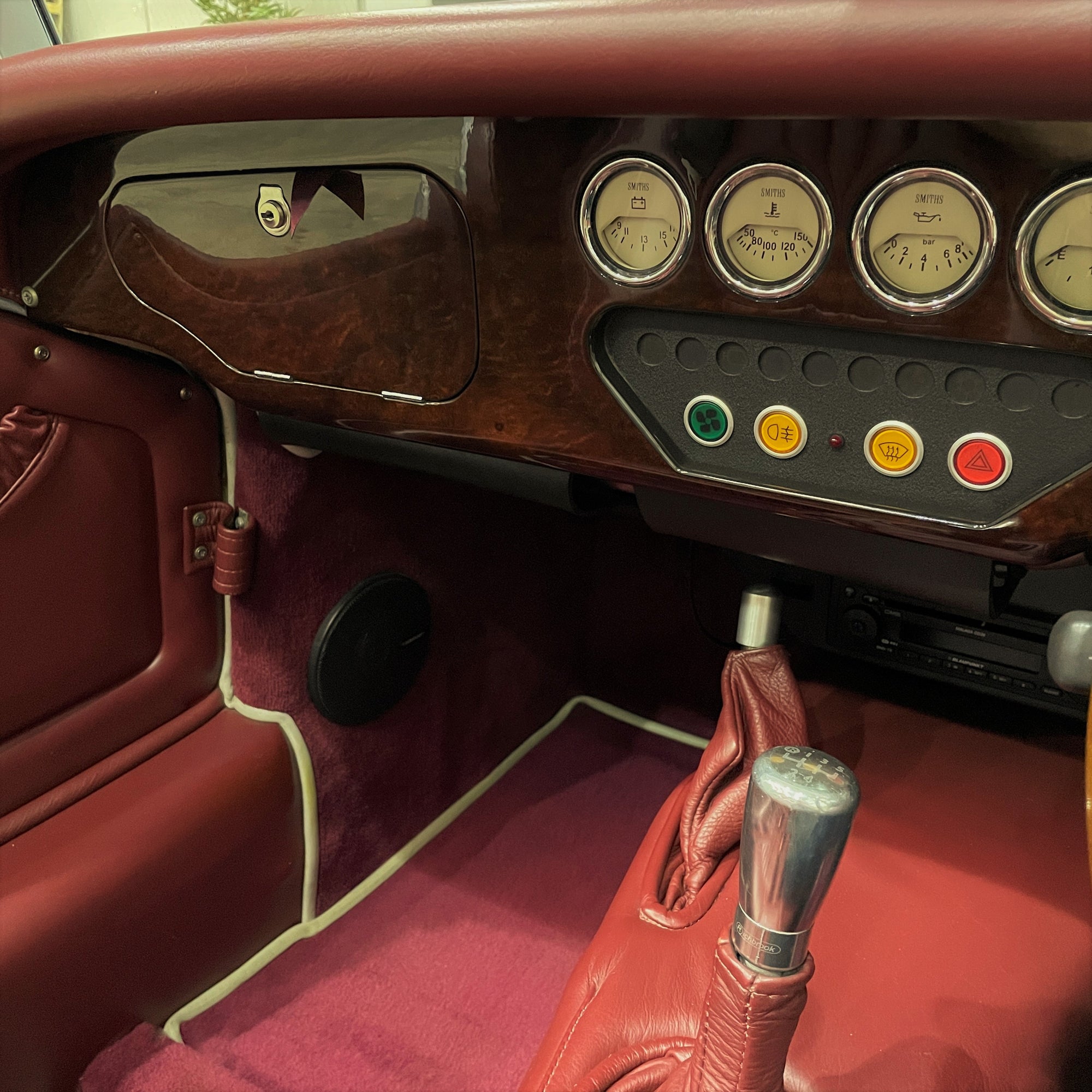 Morgan Roadster 3.0 V6 225 BHP - Floret Silver