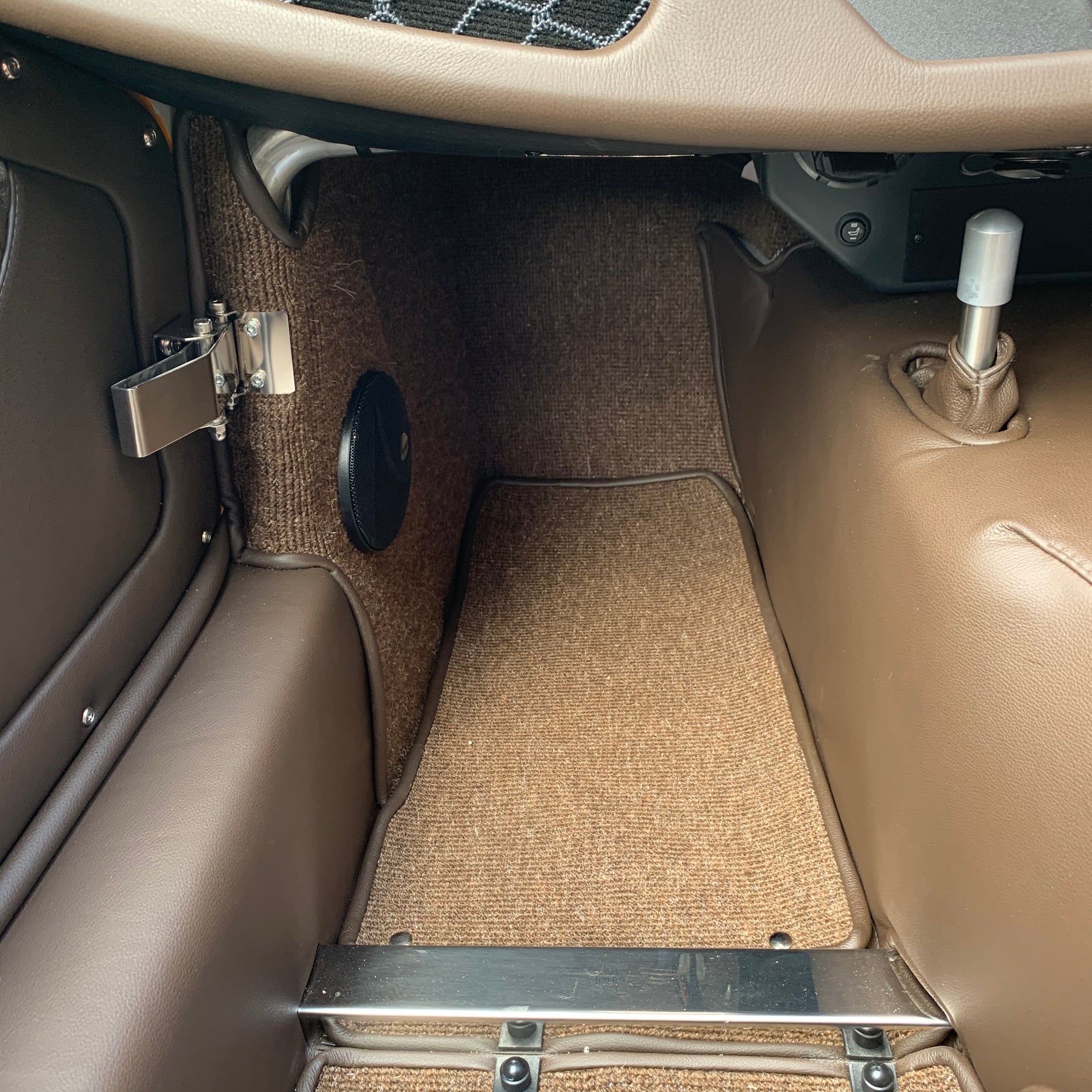 MORGAN ROADSTER 3.7 V6 286 BHP - MORGAN CLASSIC ORANGE