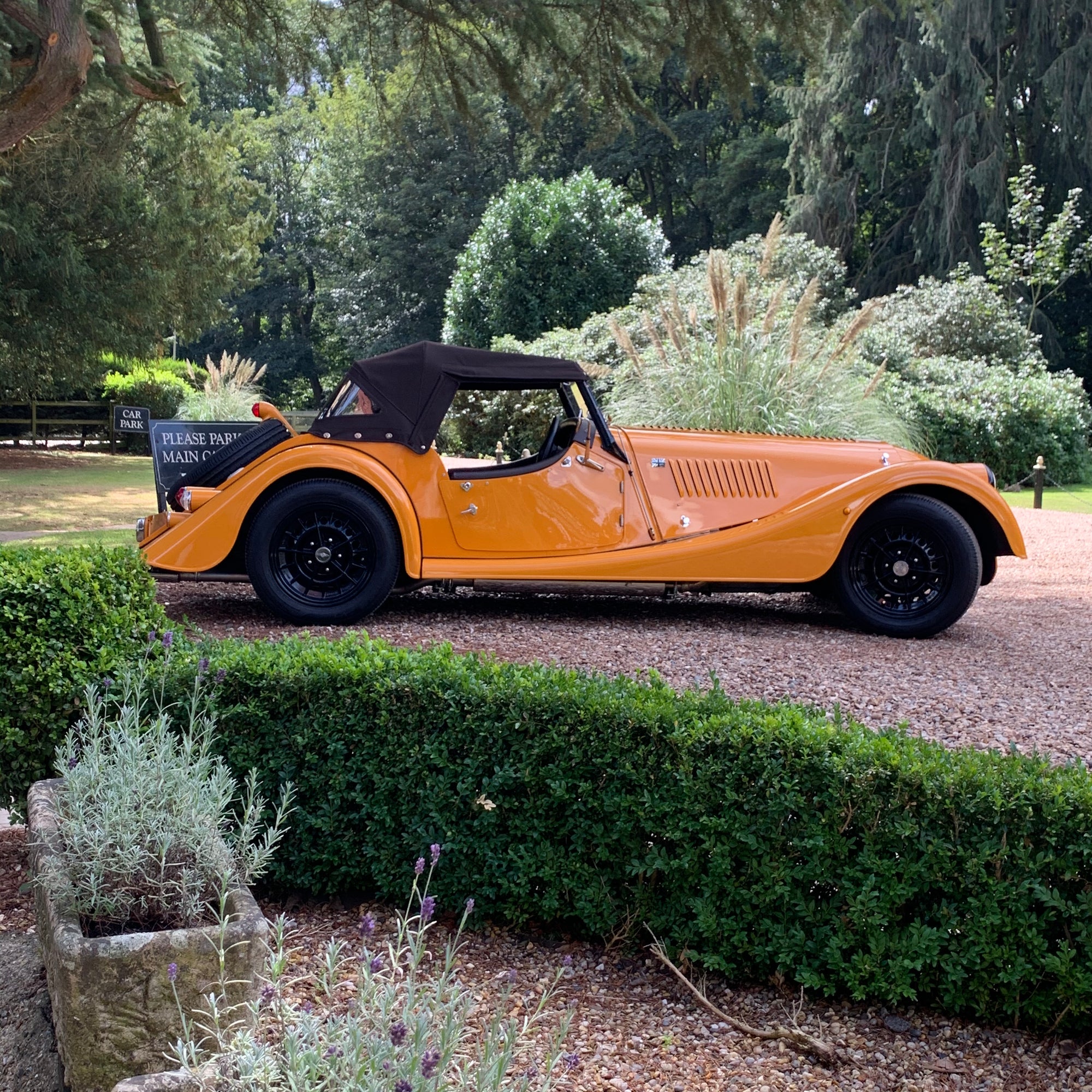 MORGAN ROADSTER 3.7 V6 286 BHP - MORGAN CLASSIC ORANGE