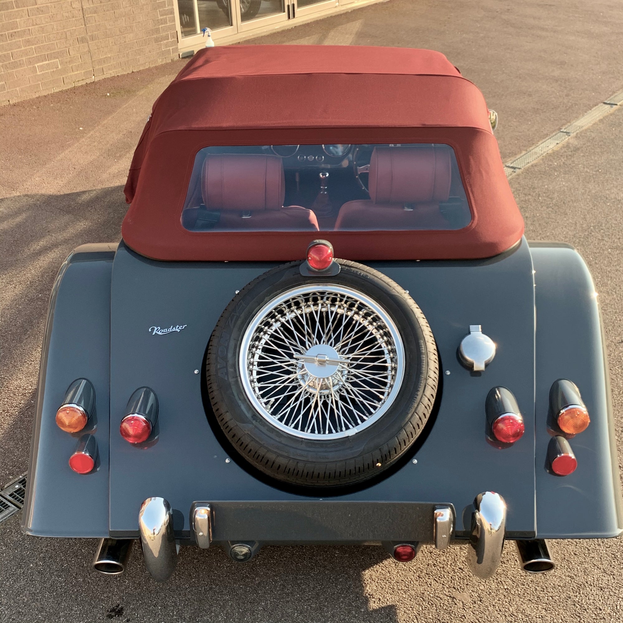 SOLD - Morgan Roadster 3.7 - Classic Dark Grey