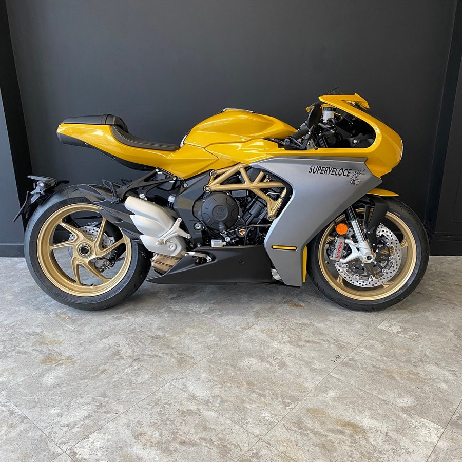 MV-AGUSTA-SUPERVELOCE -E5-METALLIC-YELLOW-MATT-METALLIC-GRAPHITE