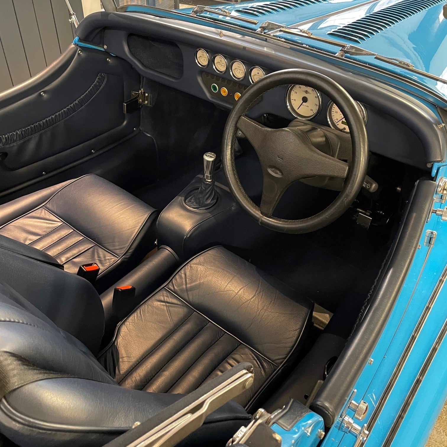 Morgan Roadster - Riviera Blue